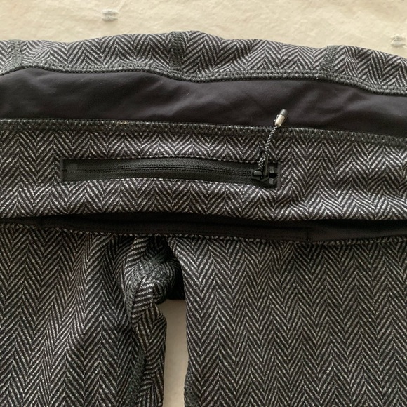 Lululemon Cropped Leggings - Picture 5 of 5